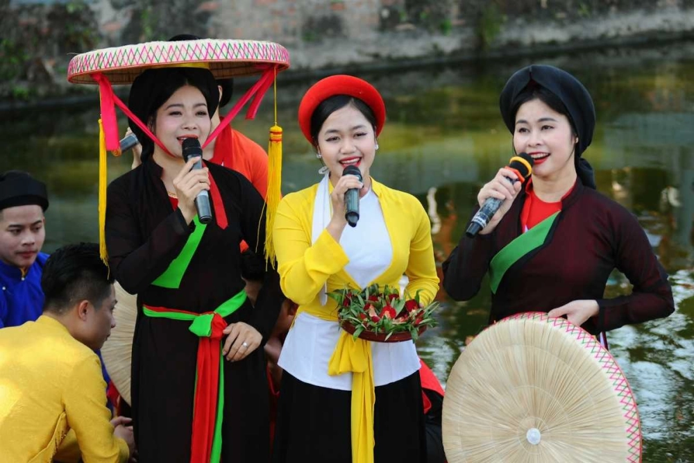 Hội Lim Bắc Ninh gắn liền với dân ca Quan họ.