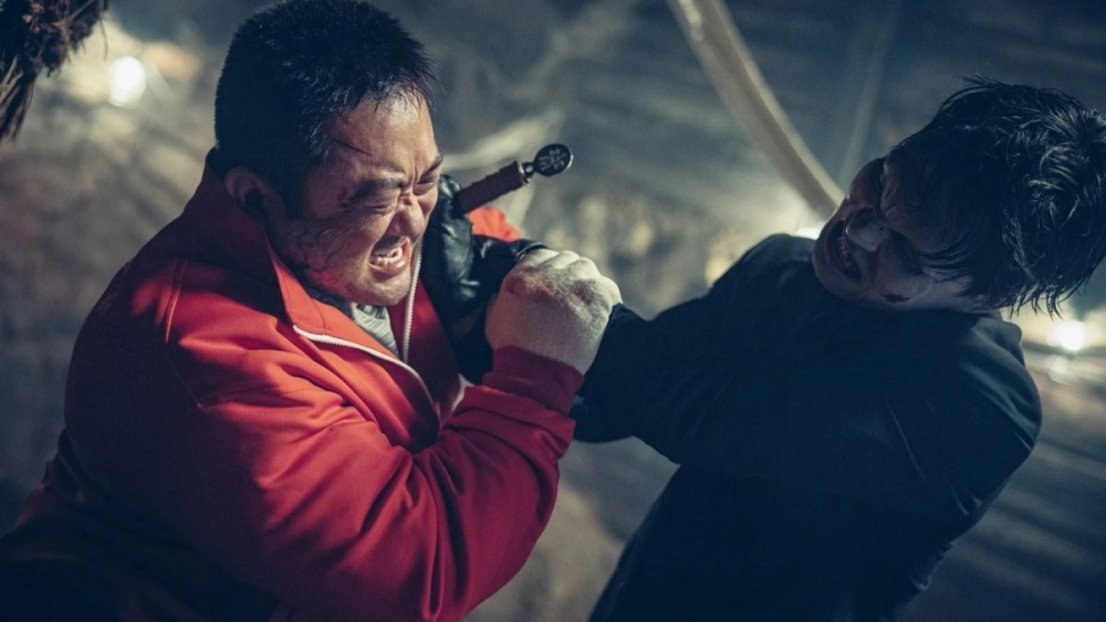 Dong-seok ma được biết đến qua nhiều bộ phim hành động ăn khách