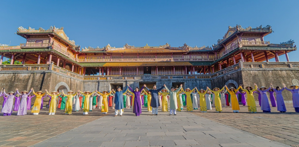 Kiến trúc Cố đô Huế mang đậm dấu ấn phong kiến.