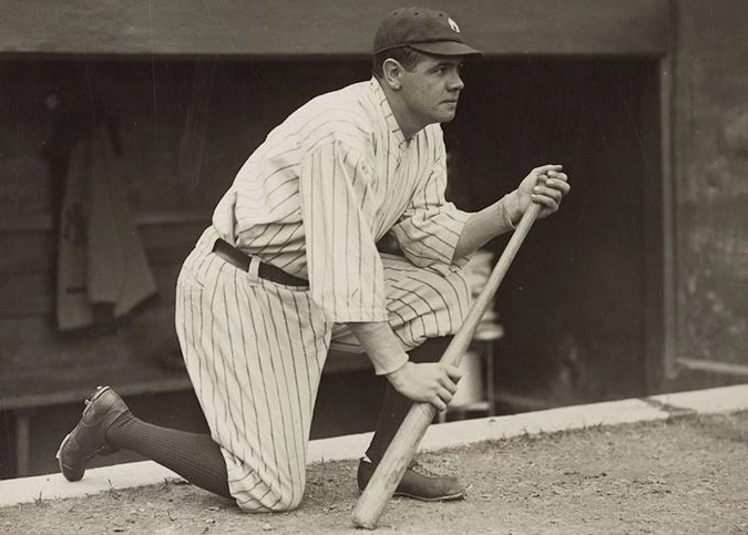 Babe Ruth quỳ gối cùng gậy bóng chày Tiểu sử Babe Ruth