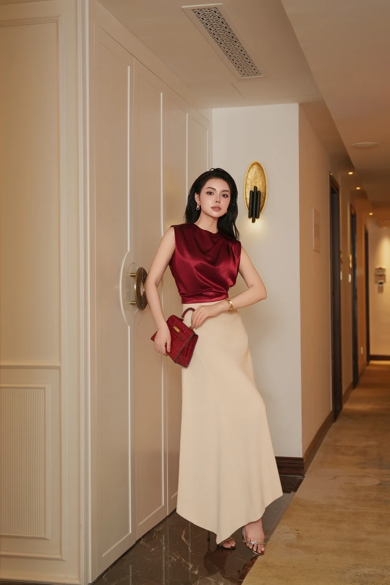 Chiêm ngưỡng gái mặc váy croptop quyến rũ