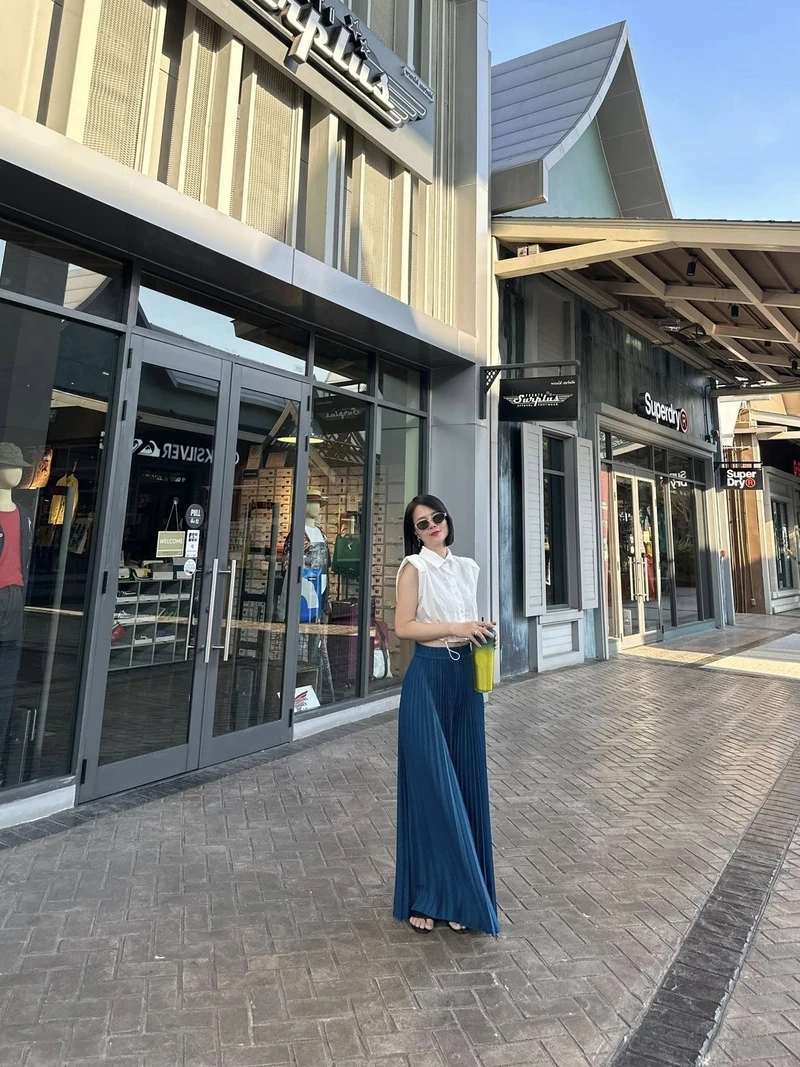 Đỉnh cao visual người mẫu mặc váy croptop