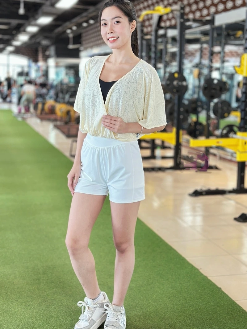 Loạt ảnh cực cháy khi gái xinh mặc đồ tập khoe body săn chắc