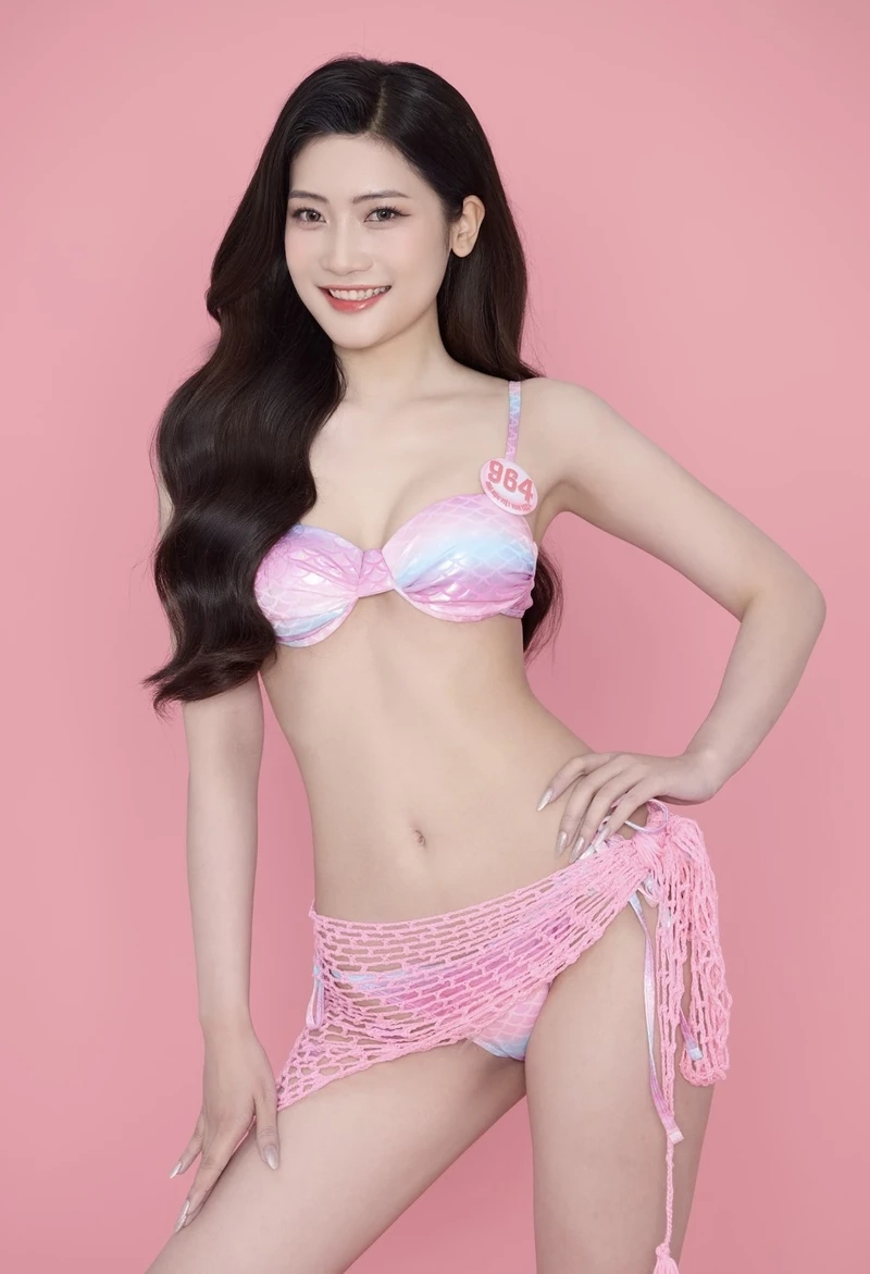 Vẻ đẹp không thể rời mắt khi gái mặc áo xuyên thấu quyến rũ