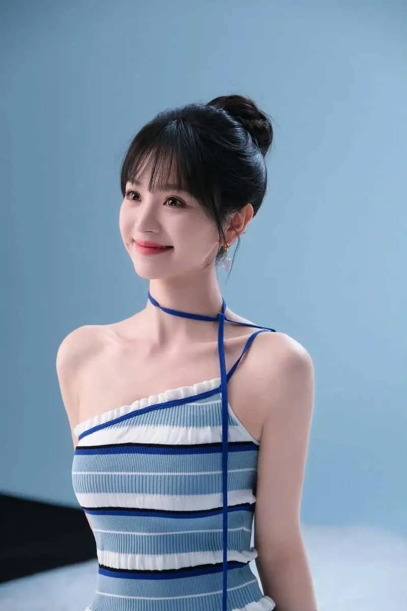 Cực phẩm gái xinh má lúm Instagram sở hữu triệu lượt tương tác