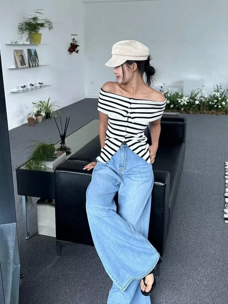 Thần thái đỉnh cao của gái xinh mặc váy trễ vai sang chảnh