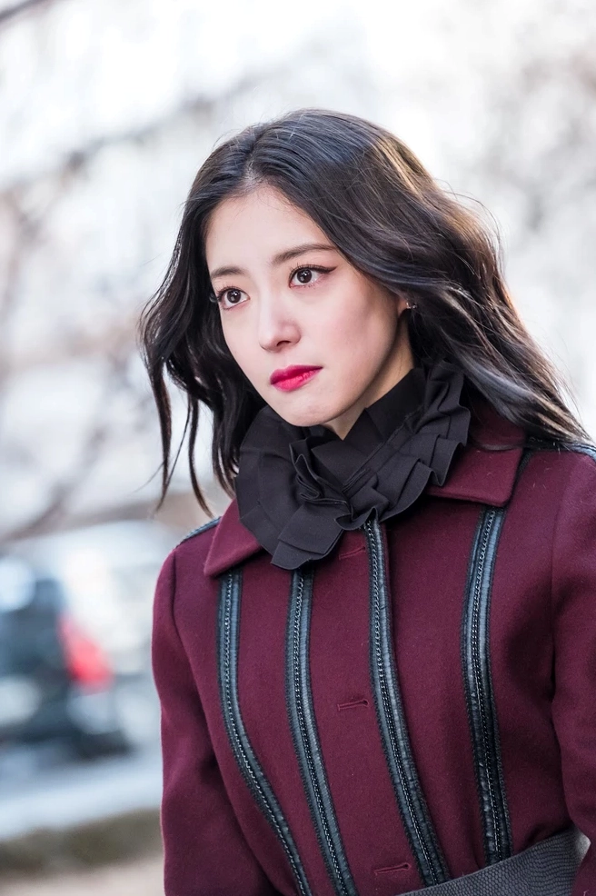 Nữ diễn viên Lee Se Young trong một vai diễn. Tiểu sử Cy Young