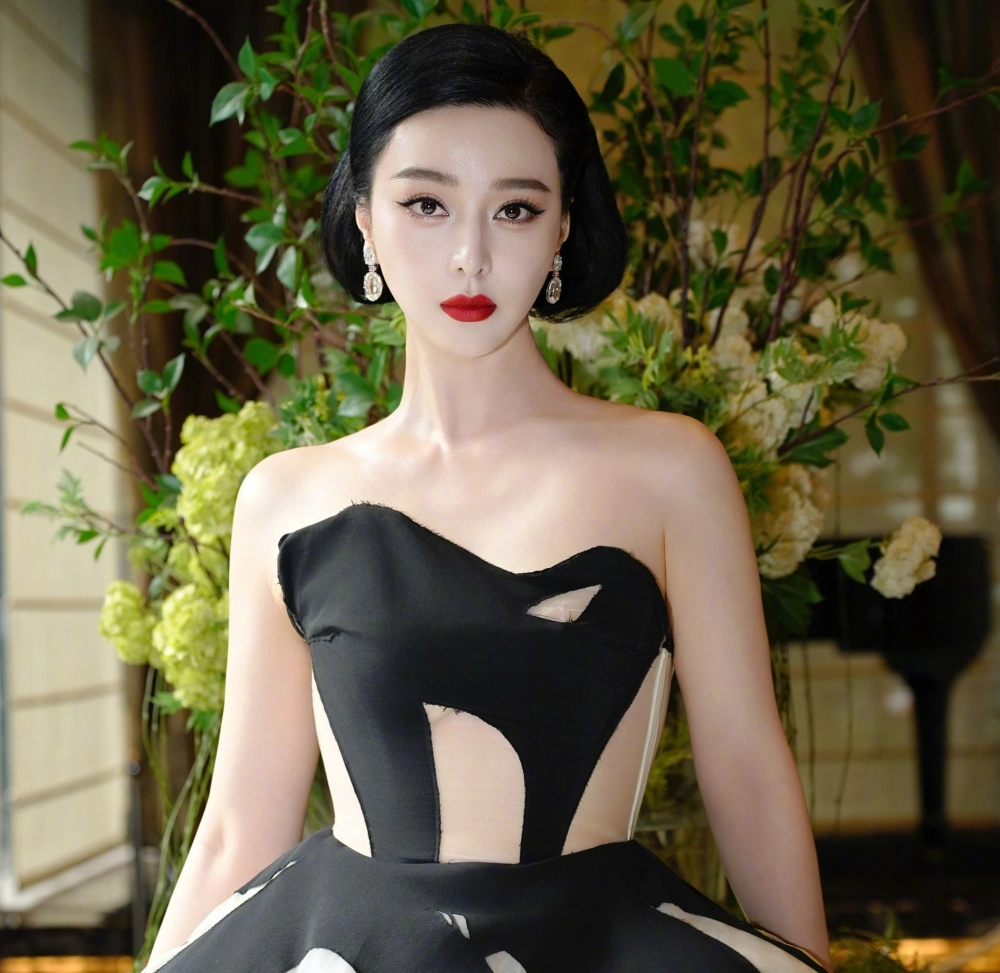 Bí quyết trẻ hóa làn da nhờ thói quen phạm băng băng đắp mặt nạ mỗi ngày.