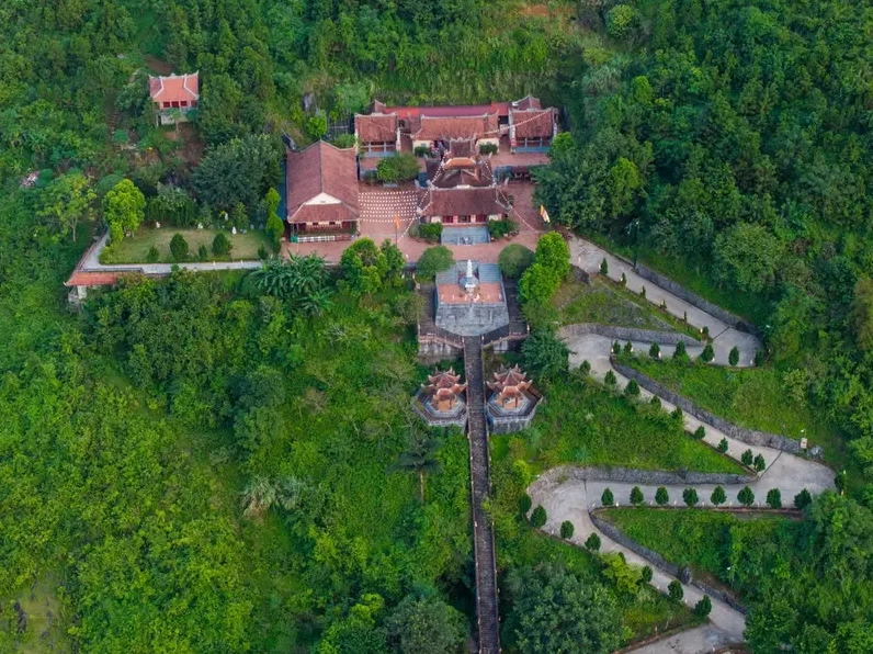 Nét đẹp kiến trúc cổ kính và chạm khắc tinh xảo tại Chùa Phật Tích