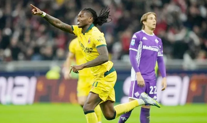 Rafael Leão ghi bàn cho AC Milan